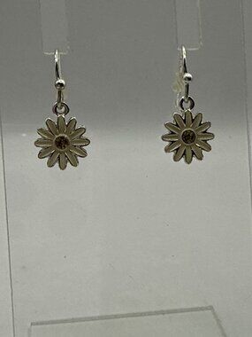 White Enamel Daisy Dangle Earrings Boho Cottagecore Aesthetic Floral Retro